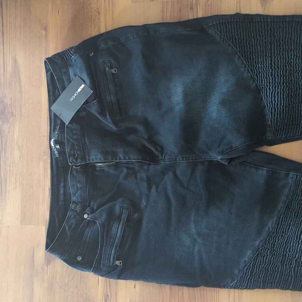 Jeans - Picture 2 of 2